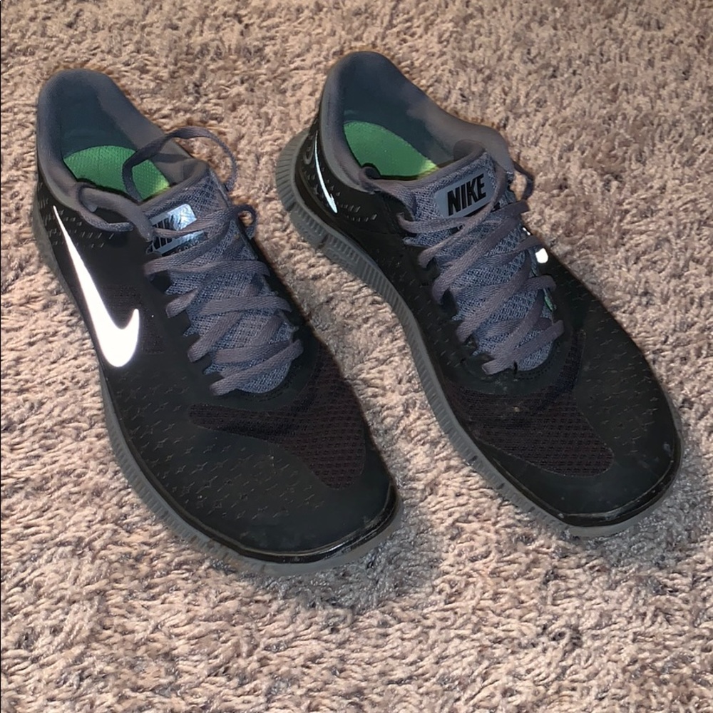 Nike tennis shoes